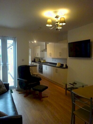 4 Bedroom Terraced House To Rent In St. Nicholas Street, Lincoln, Lincolnshire, LN1