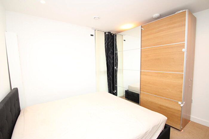 2 Bedroom Apartment To Rent In Vita Apartments, Croydon, CR0