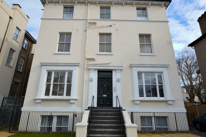 2 Bedroom Flat To Rent In Lennard Road Croydon, CR0