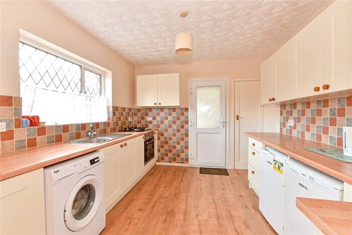 3 Bedroom Semi-Detached House For Sale In South Bank Road, East Cowes, Isle Of Wight, PO32