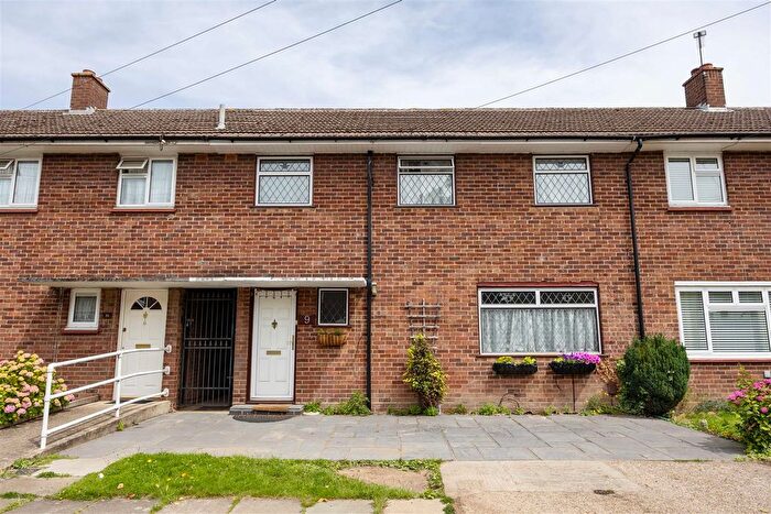 3 Bedroom Terraced House For Sale In The Thicket, Yiewsley, West Drayton, UB7