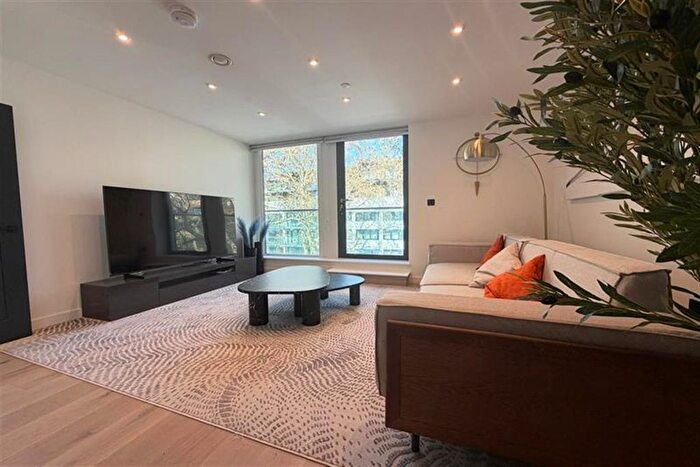 1 Bedroom Flat To Rent In Marlborough House, Chiswick High Roadlondon, W4