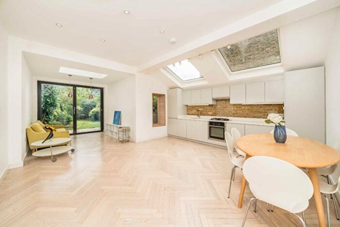 2 Bedroom Flat For Sale In Torbay Road, West Hampstead, NW6