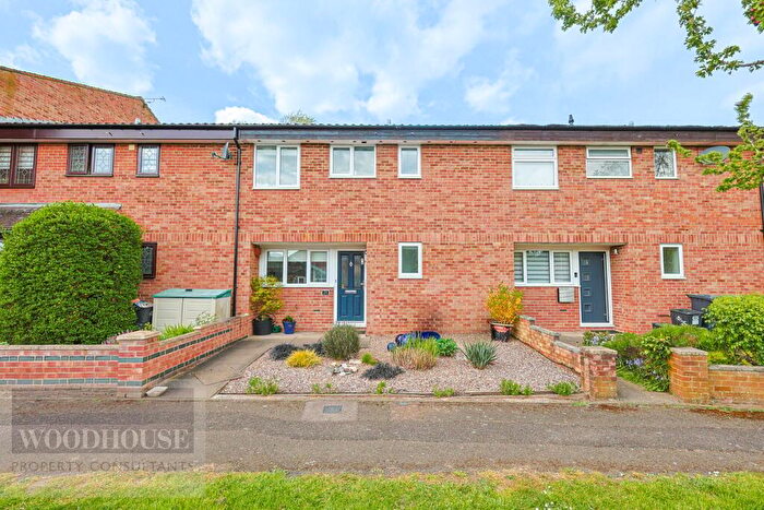 3 Bedroom Terraced House For Sale In Elderbek Close, Cheshunt, Waltham Cross, EN7