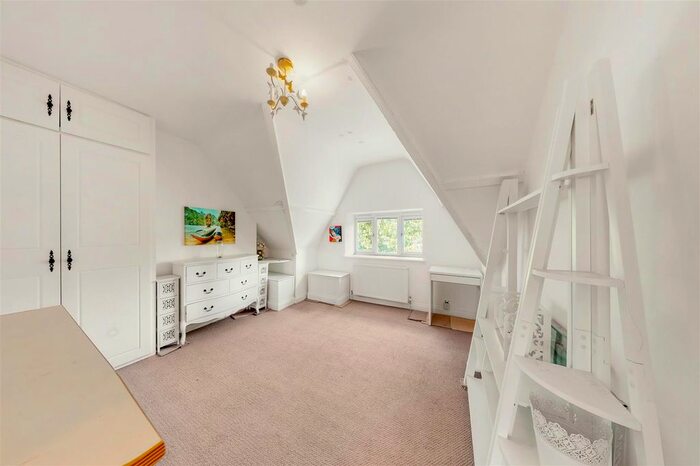 1 Bedroom Flat To Rent In Blenheim Gardens, London, NW2