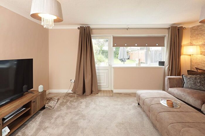 3 Bedroom End Of Terrace House For Sale In Exeter Drive, Marston Green, Birmingham, B37