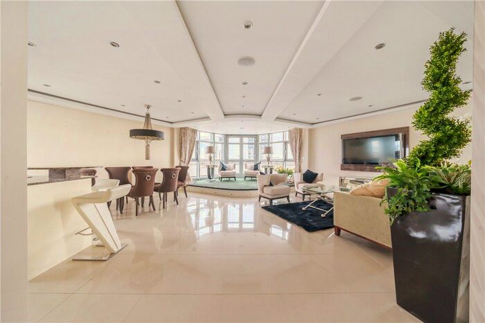 3 Bedroom Flat To Rent In Bute Terrace, Cardiff, CF10