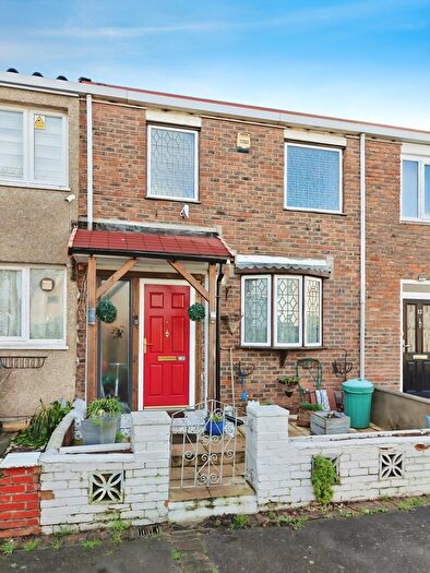 2 Bedroom Terraced House For Sale In Iris Path, Romford, RM3