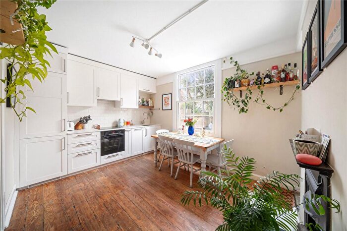 2 Bedroom Flat For Sale In Reform Street, Battersea, SW11