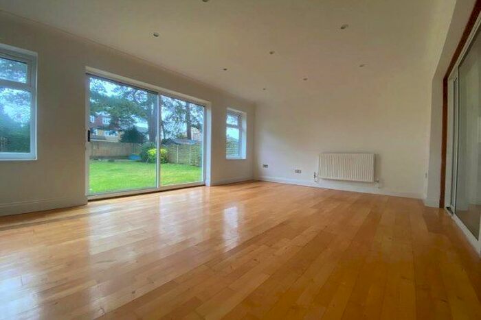 5 Bedroom Property To Rent In Grange Road, Orpington, BR6