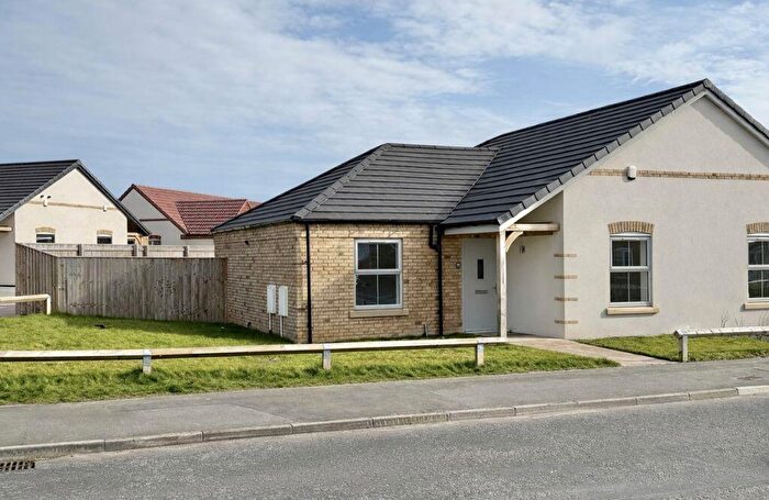 3 Bedroom Semi-Detached Bungalow For Sale In Kendall Court, Scartho Park, Grimsby, DN33