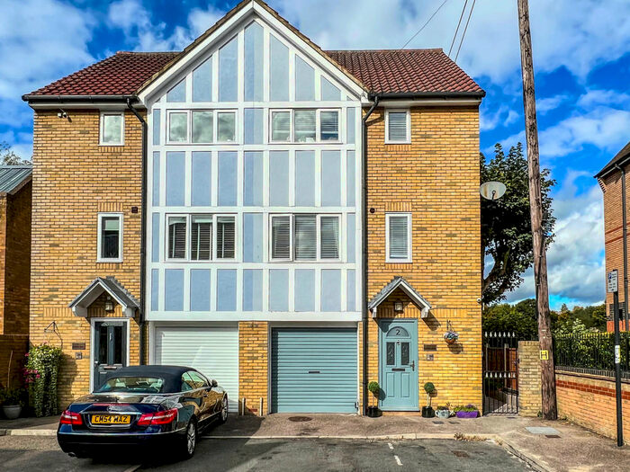 3 Bedroom Town House To Rent In Charlotte Quay, Hertford, SG14