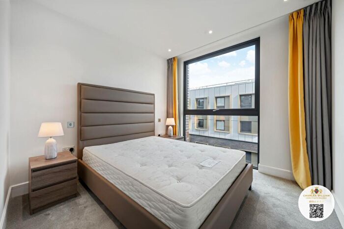 3 Bedroom Apartment To Rent In Flat, Neroli House, Piazza Walk, London, E1