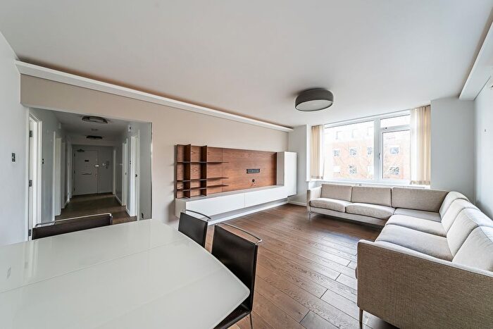 3 Bedroom Flat To Rent In Cromwell Road, London, SW7