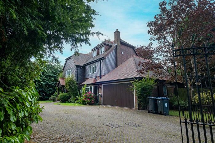 6 Bedroom Detached House To Rent In Hazlemere Drive, Four Oaks Estate, B74