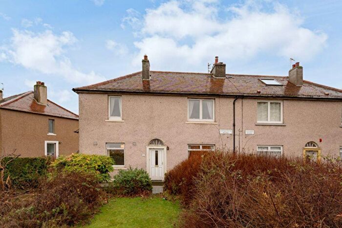 3 Bedroom Villa For Sale In Longstone Road, Edinburgh, EH14