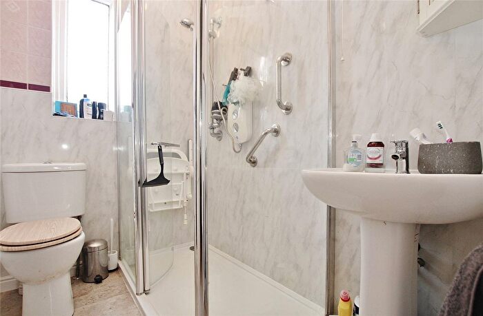 2 Bedroom Bungalow For Sale In Knaphill, Woking, Surrey, GU21
