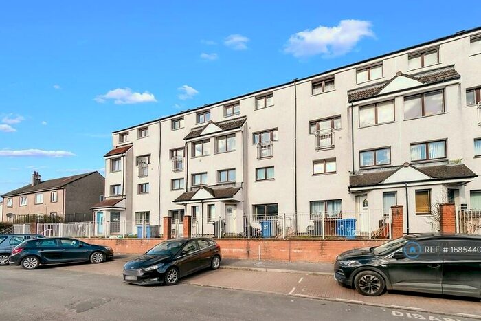 3 Bedroom Flat To Rent In Abbeylands Road, Clydebank, G81
