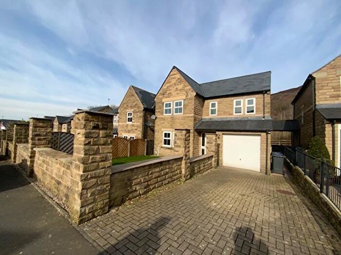 4 Bedroom House To Rent In Printers Drive, Carrbrook, Stalybridge, SK15
