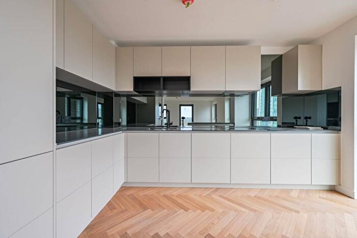 3 Bedroom Flat For Sale In Woodberry Down, Finsbury Park, N4