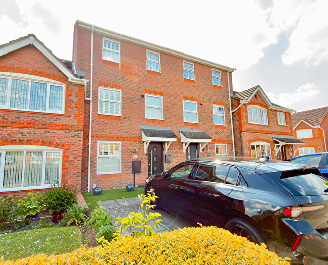 3 Bedroom Town House For Sale In Cheshire Rise, Bletchley, Milton Keynes, MK3