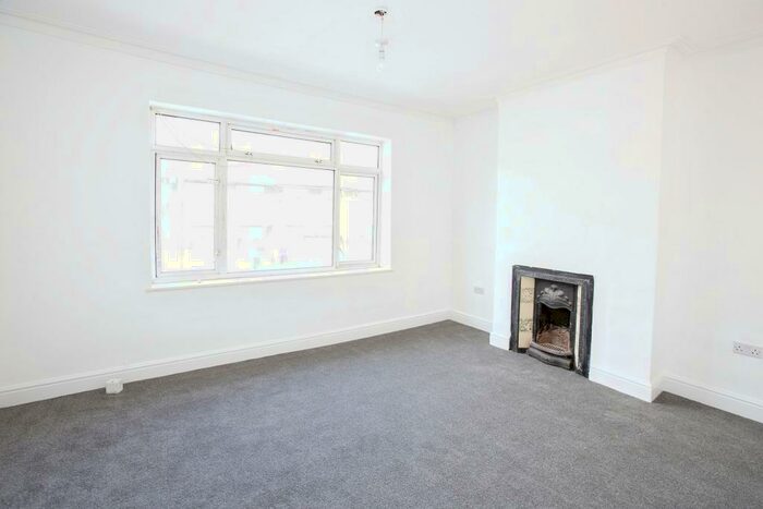 1 Bedroom Apartment To Rent In Braemar Road, London, E13