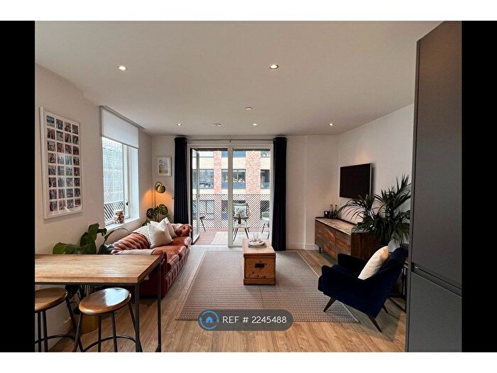 1 Bedroom Flat To Rent In Lanterna Court, London, E3