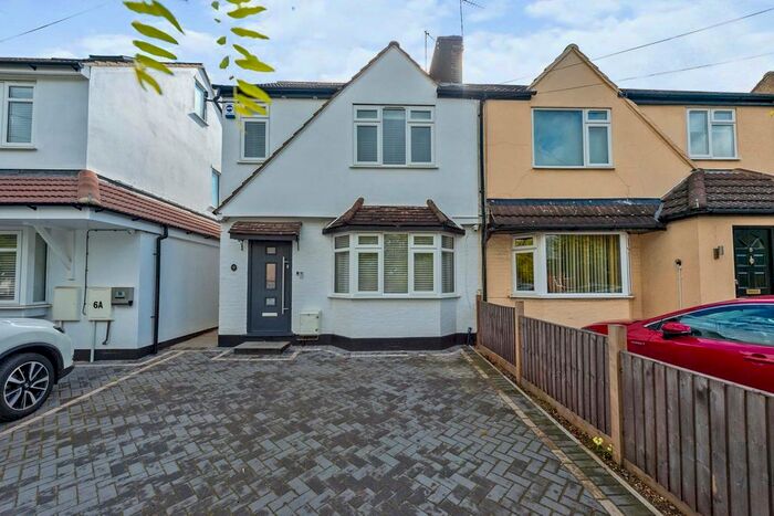 4 Bedroom Semi-Detached House To Rent In Ashley Road, St.Albans, AL1