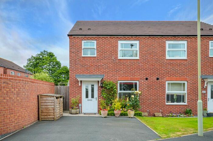 3 Bedroom Semi-Detached House For Sale In Stall Meadow, Shrewsbury, SY4