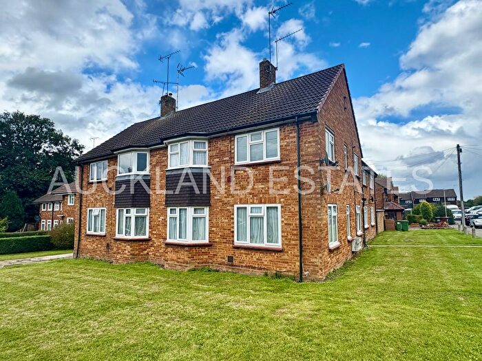 1 Bedroom Flat For Sale In Brookside, South Mimms, EN6