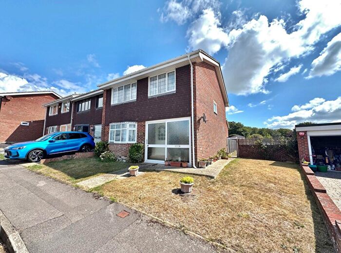 4 Bedroom End Of Terrace House For Sale In Dore Avenue, Portchester, PO16