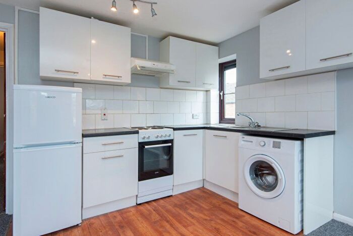 1 Bedroom Flat To Rent In Peridot Street, Beckton, London, E6