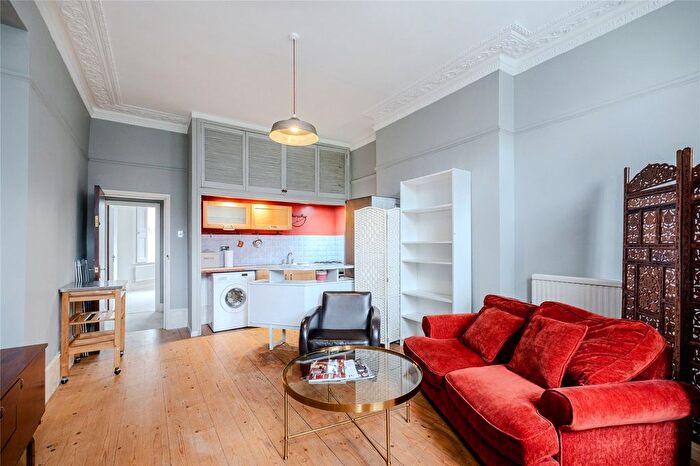 1 Bedroom Flat To Rent In Lambert Road, London, SW2