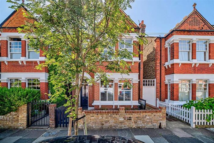 4 Bedroom Property To Rent In Rectory Road, Barnes, SW13