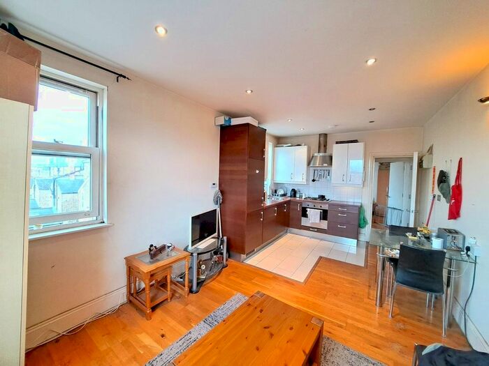 1 Bedroom Flat To Rent In Arthur Road, London, SW19