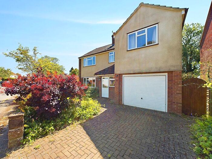 5 Bedroom Detached House For Sale In Roundlands, Lacey Green - No Onward Chain, HP27