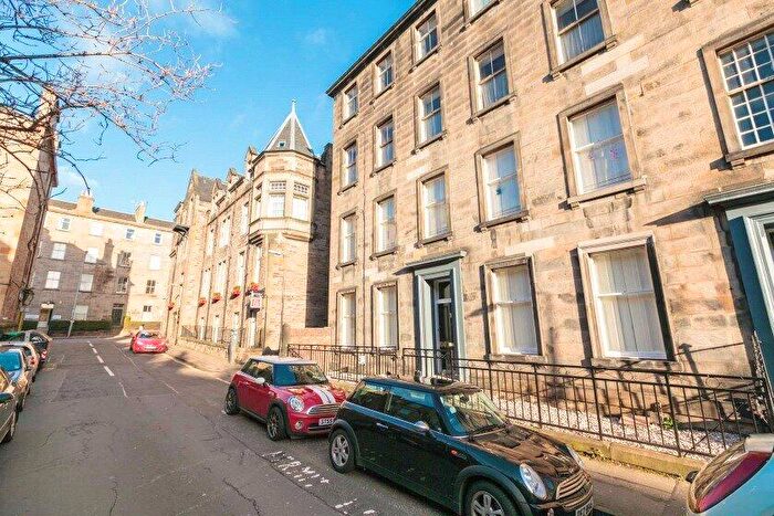 3 Bedroom Flat To Rent In () Lauriston Park, Edinburgh, EH3