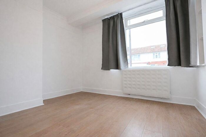 1 Bedroom Flat To Rent In One Bedroom Flat In Edmonton, N9