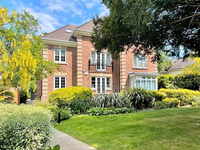 3 Bedroom Flat For Sale In Kings Court Tower Road, Branksome Park, BH13