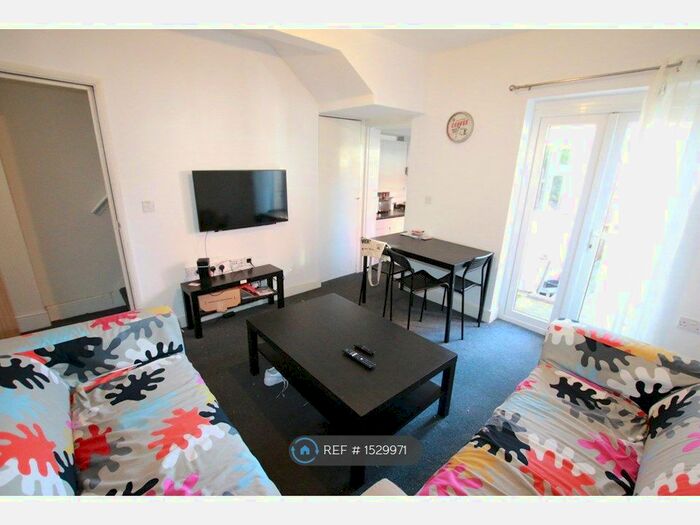 6 Bedroom Flat To Rent In Blenheim Road, Reading, RG1