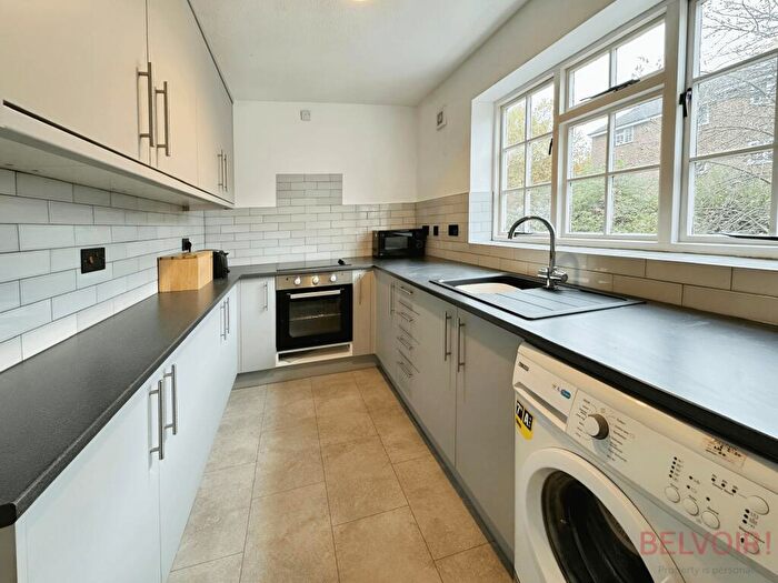 4 Bedroom Coach House To Rent In Matlock Court (/), Nottingham, NG1