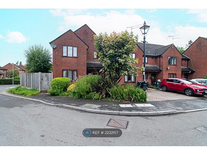 2 Bedroom Flat To Rent In Sheppards Field, Wimborne, BH21