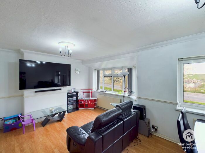 2 Bedroom Maisonette To Rent In Sewardstone Road, London, E4