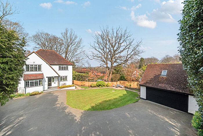 5 Bedroom Detached House For Sale In Wych Hill, Woking, GU22