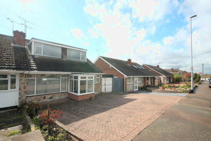 4 Bedroom Semi-Detached Bungalow To Rent In Watergate Lane, Leicester, LE3