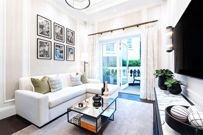 2 Bedroom Flat To Rent In Prince Of Wales Terrace, Kensington, London, W8