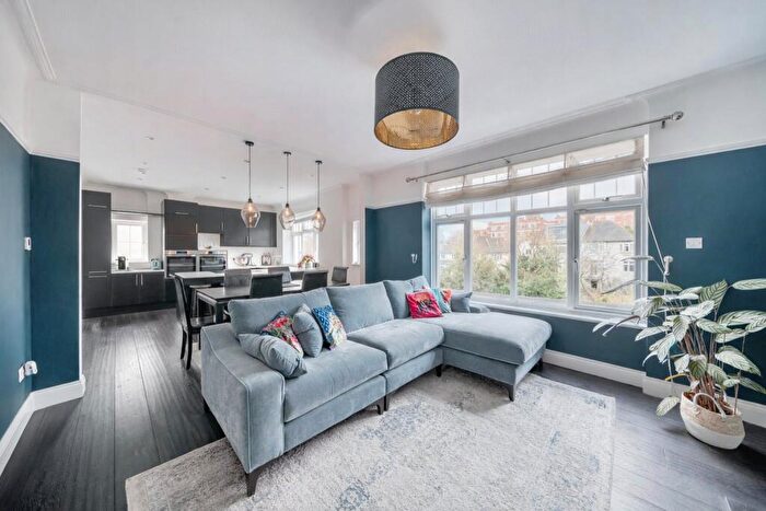 5 Bedroom Semi Detached House For Sale In Creighton Avenue, London, N10