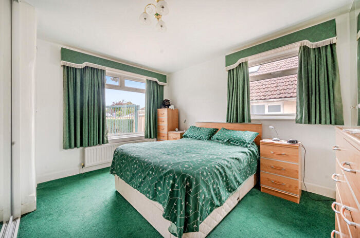 2 Bedroom Bungalow For Sale In Pitmore Road, Allbrook, Hampshire, SO50