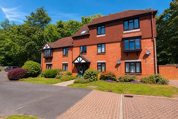 1 Bedroom Penthouse To Rent In Dairymans Walk, Guildford, Surrey, GU4