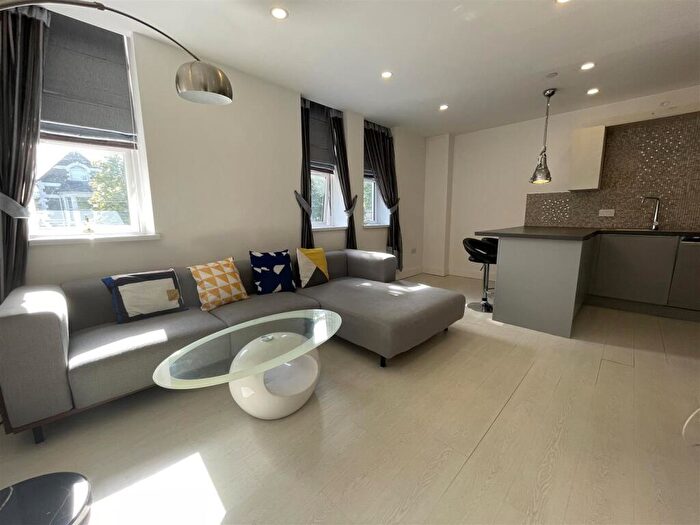 2 Bedroom Apartment To Rent In Richmond Parc, Richmond Road, Cardiff, CF24